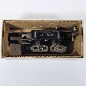 Singer USA Vintage Buttonhole Attachment 121795 Sewing Machine Accessory & Box